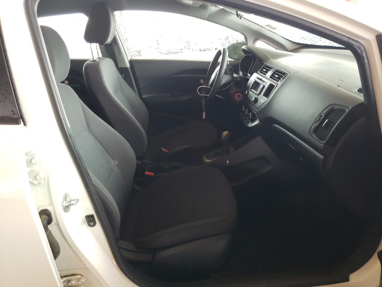 Photo 5 from auction – 2014 KIA RIO LX with VIN KNADM4A3XE6385249