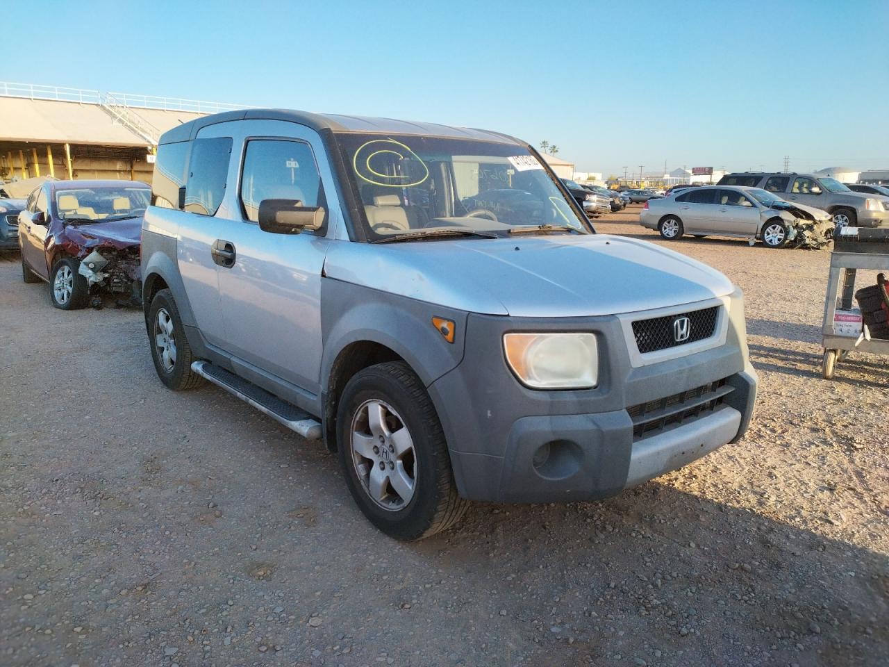 HONDA ELEMENT DX 2003 with VIN 5J6YH182X3L011575 - Photo from auction