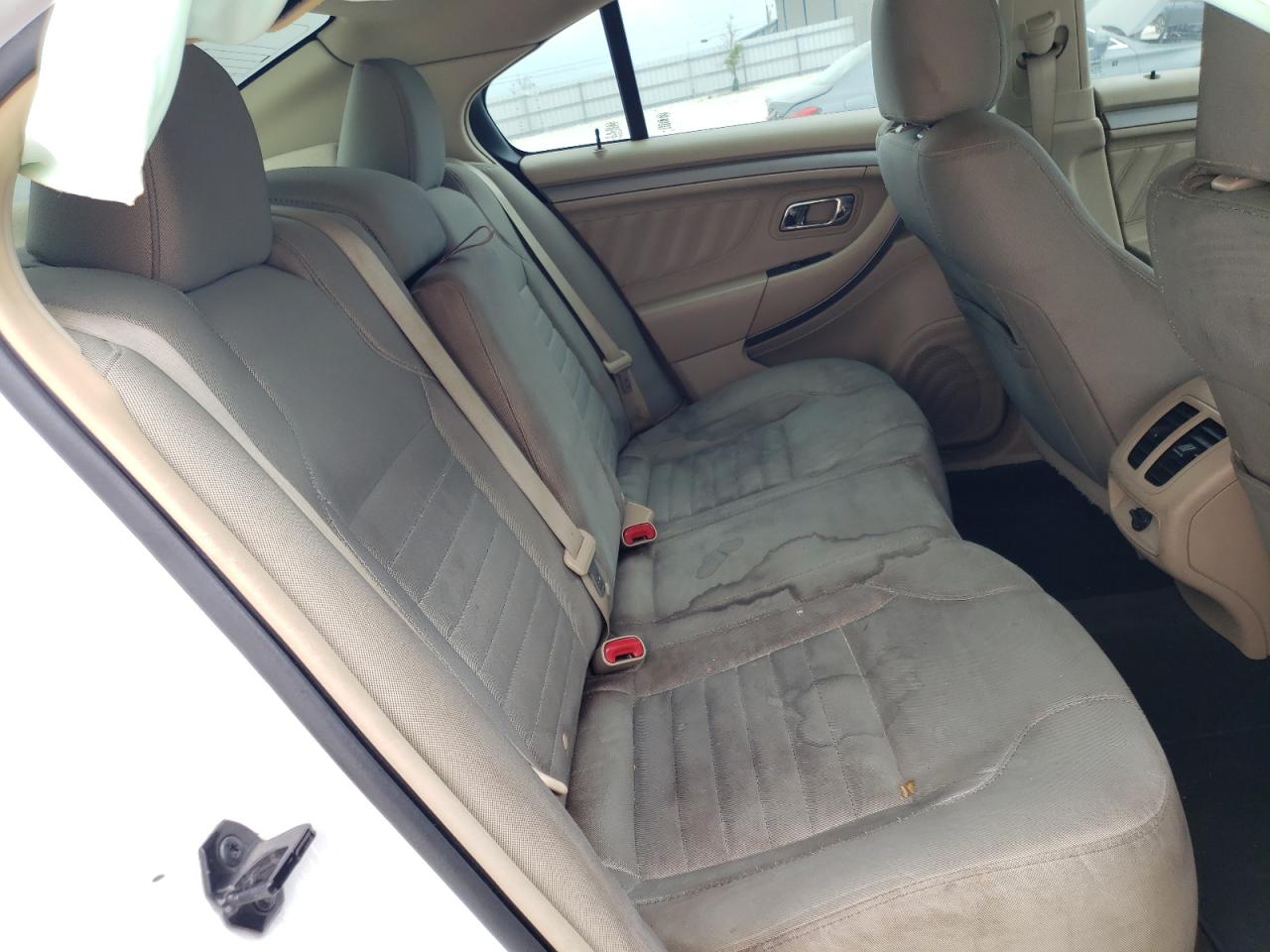 Photo 6 from auction – 2014 FORD TAURUS SE with VIN 1FAHP2D81EG143523