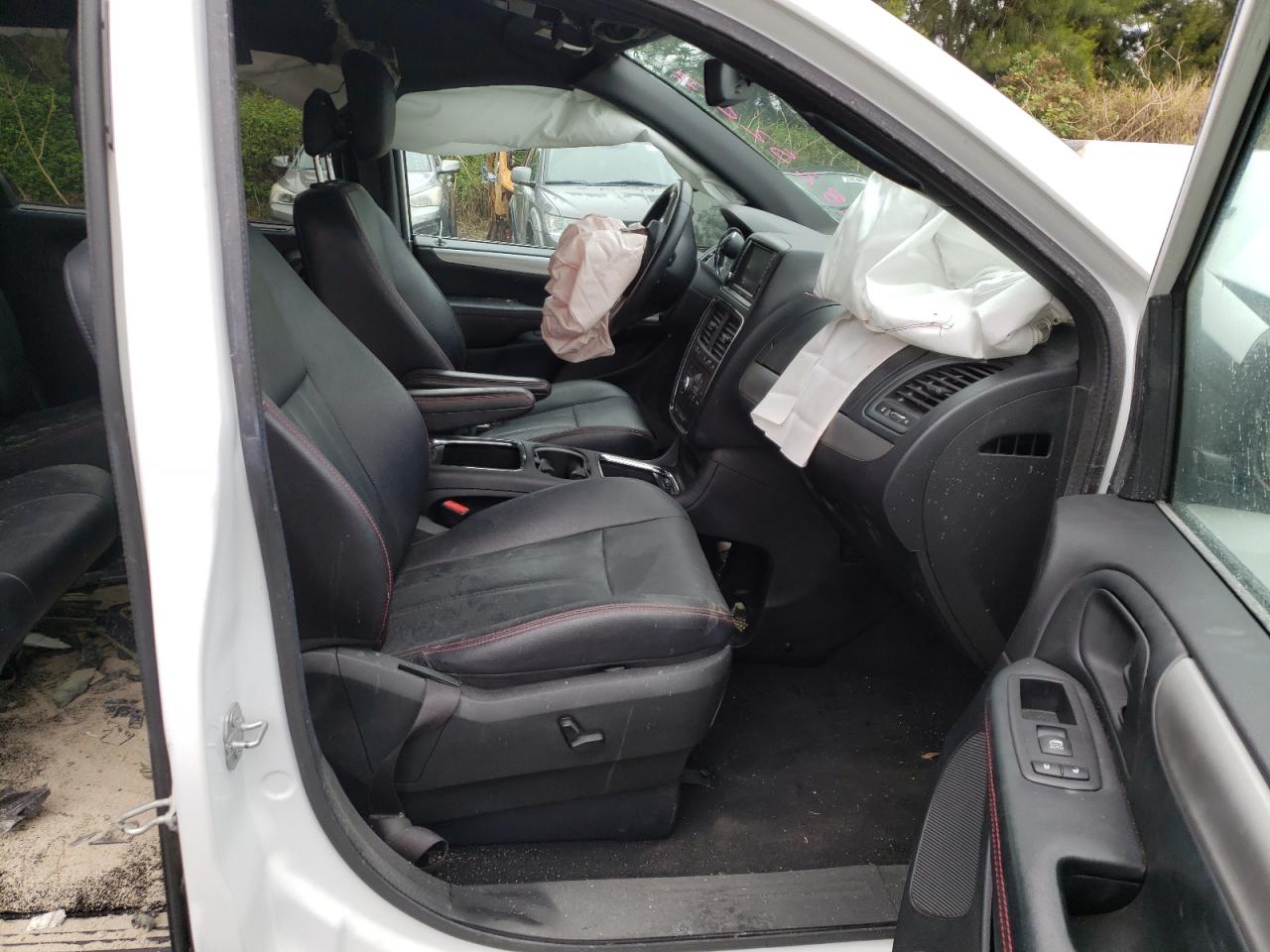 Photo 5 from auction – 2019 DODGE GRAND CARA with VIN 2C4RDGEG1KR535941