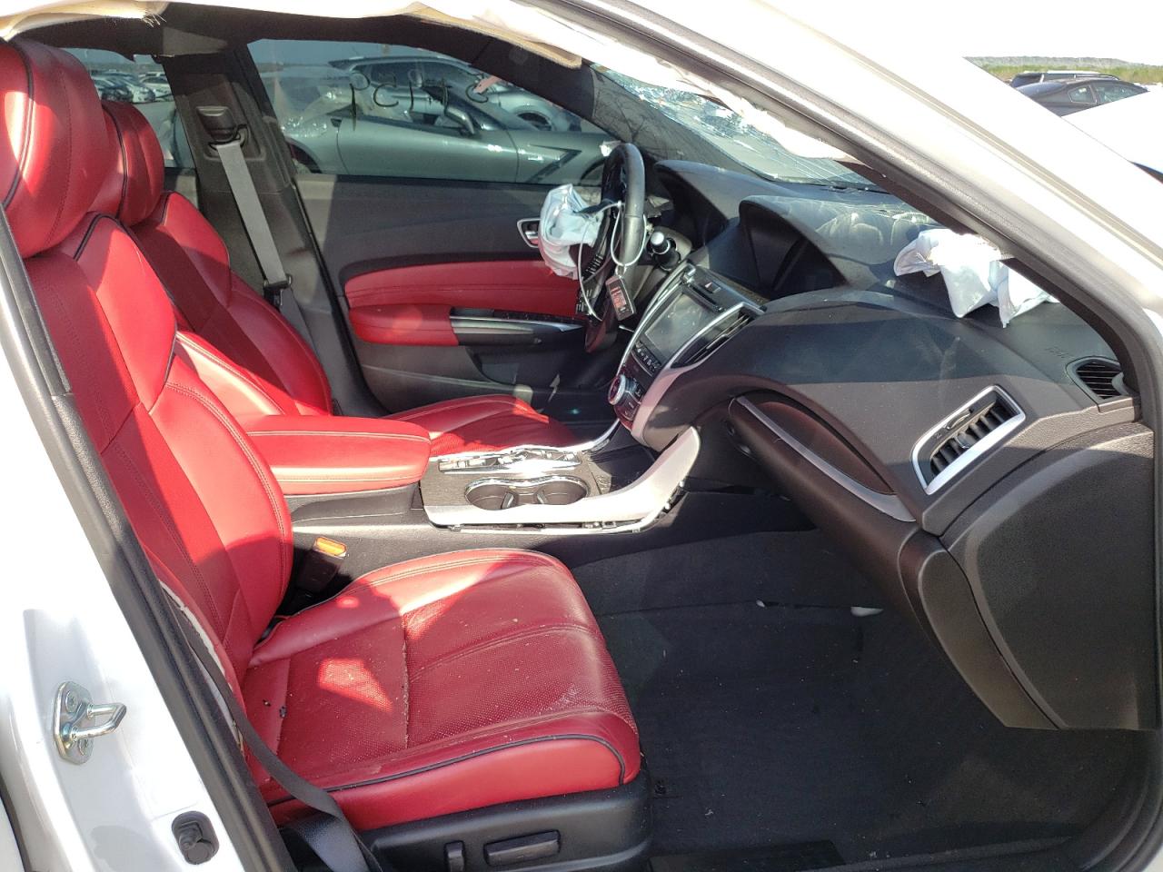 Photo 5 from auction – 2020 ACURA TLX TECHNO with VIN 19UUB2F61LA004612