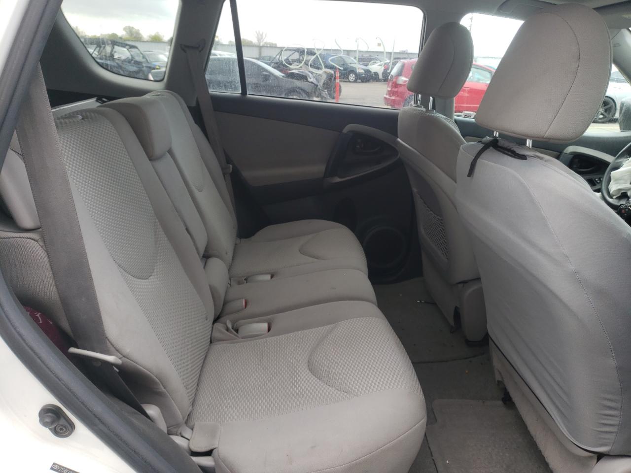 Photo 6 from auction – 2011 TOYOTA RAV4 with VIN 2T3BF4DV8BW165250