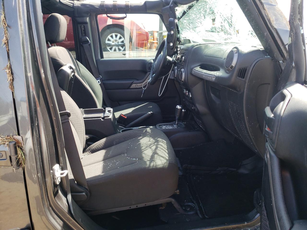 Photo 5 from auction – 2017 JEEP WRANGLER U with VIN 1C4BJWDG8HL734394