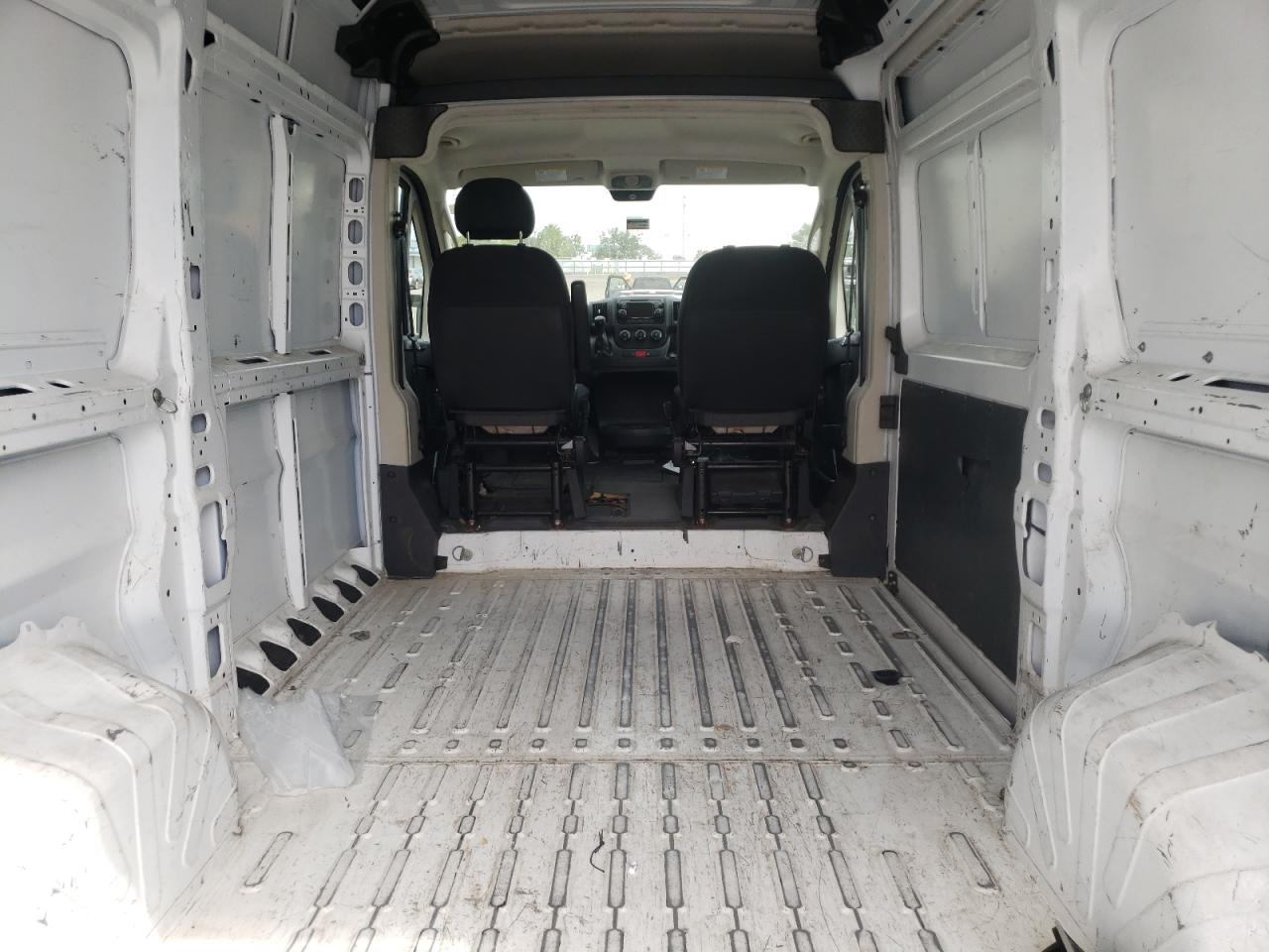 Photo 6 from auction – 2018 RAM PROMASTER with VIN 3C6TRVCG1JE112833
