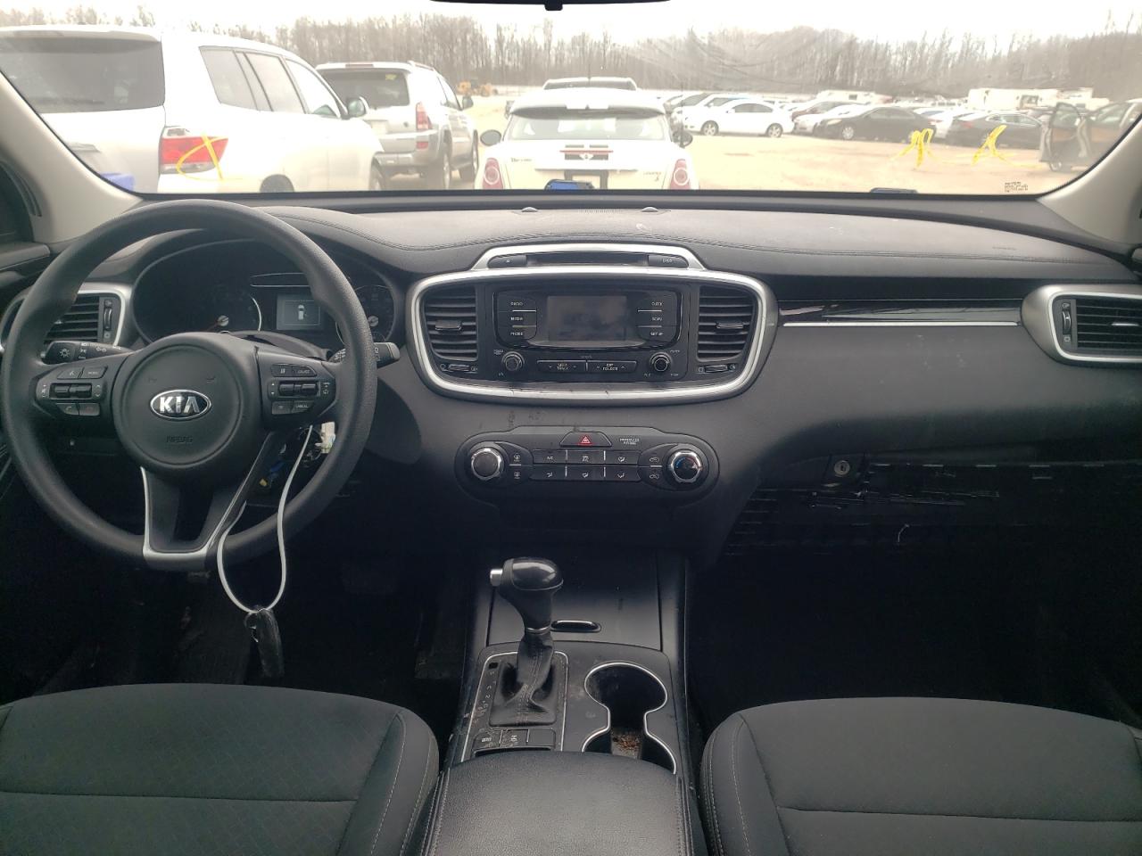 Photo 9 from auction – 2017 KIA SORENTO LX with VIN 5XYPGDA56HG192297
