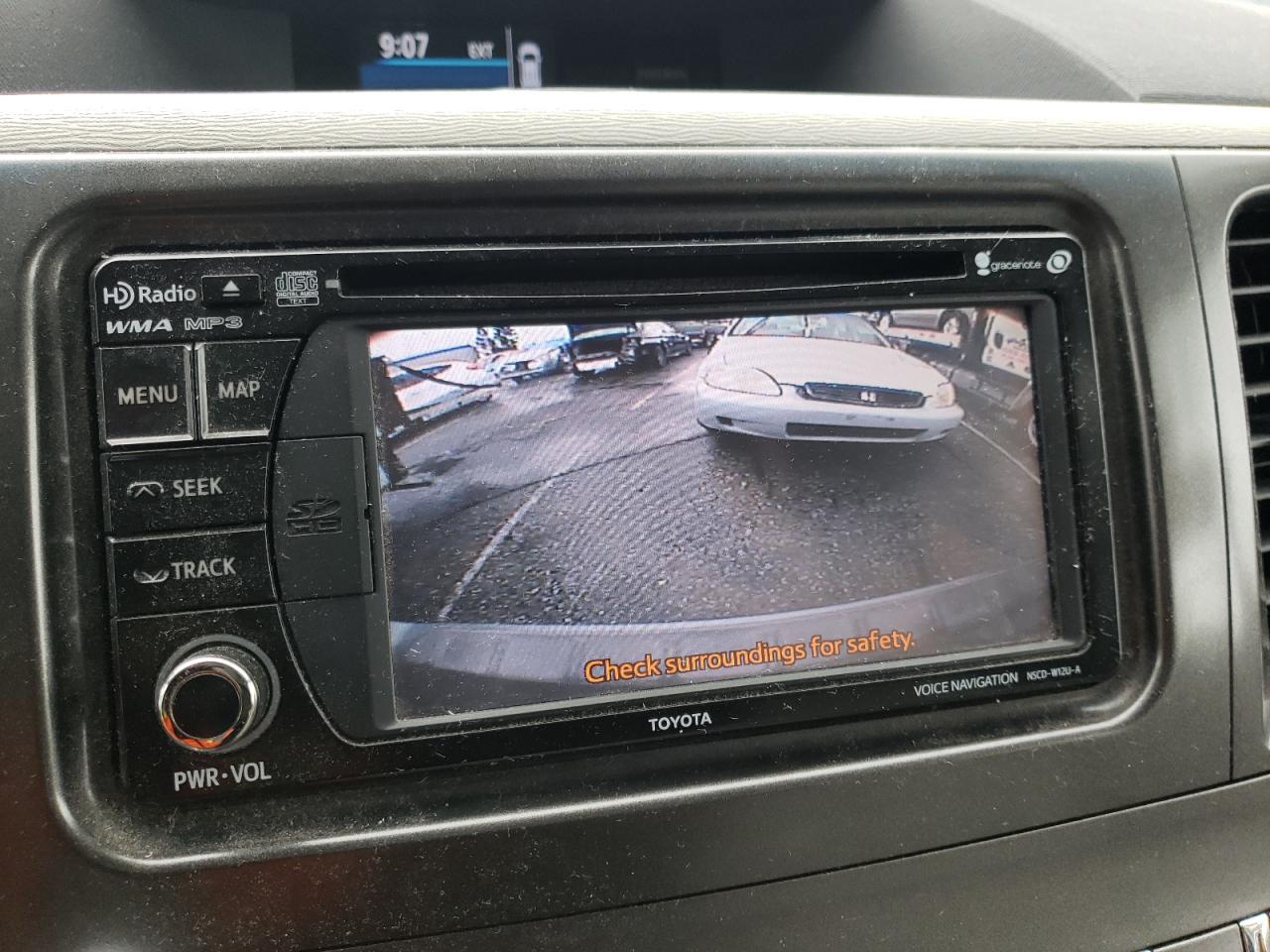 Photo 9 from auction – 2014 TOYOTA SIENNA XLE with VIN 5TDYK3DC0ES464154