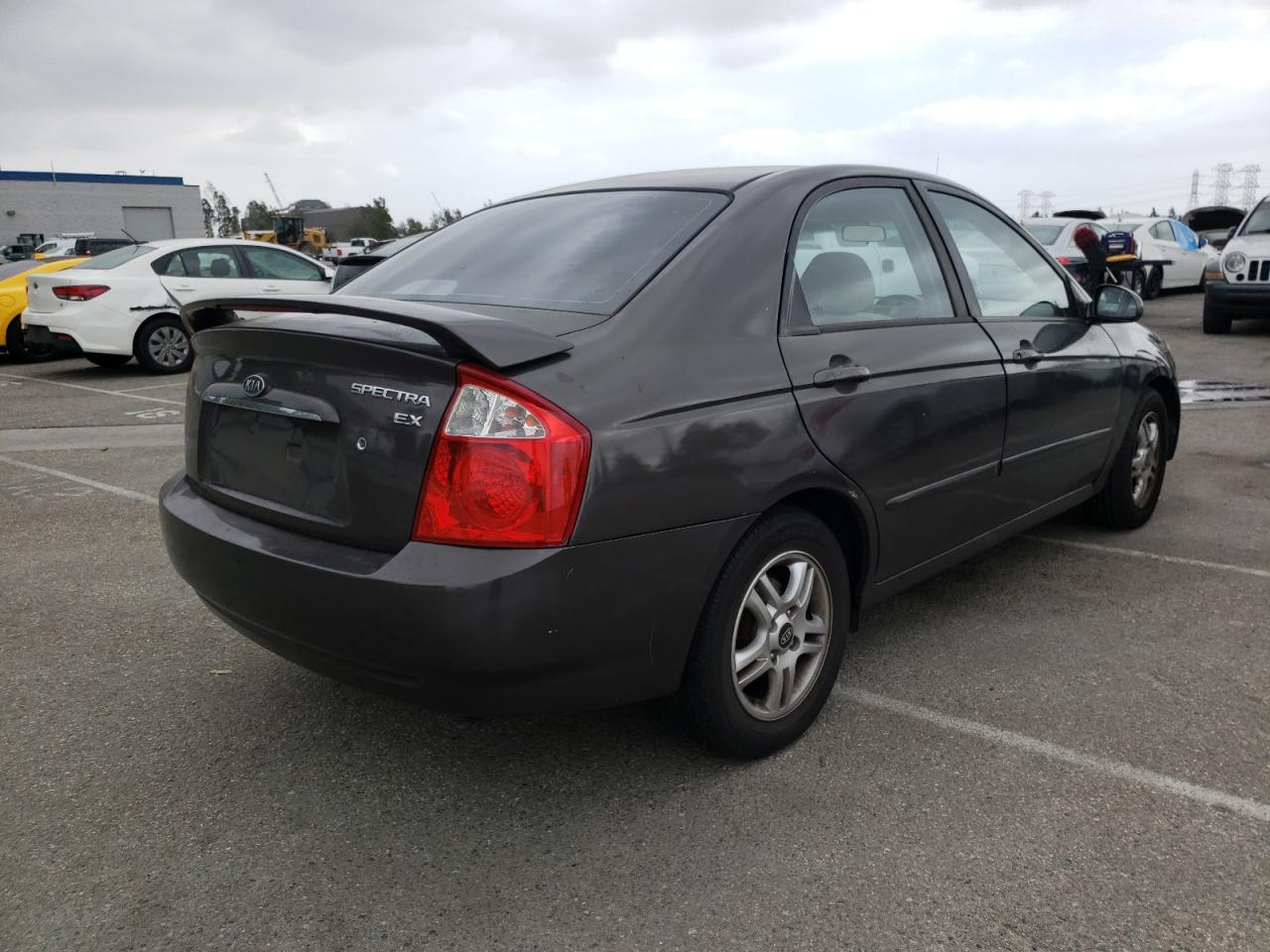 Photo 4 from auction – 2004 KIA SPECTRA LX with VIN KNAFE122X45057621
