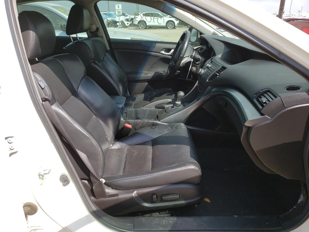 Photo 5 from auction – 2011 ACURA TSX with VIN JH4CU2F60BC010066