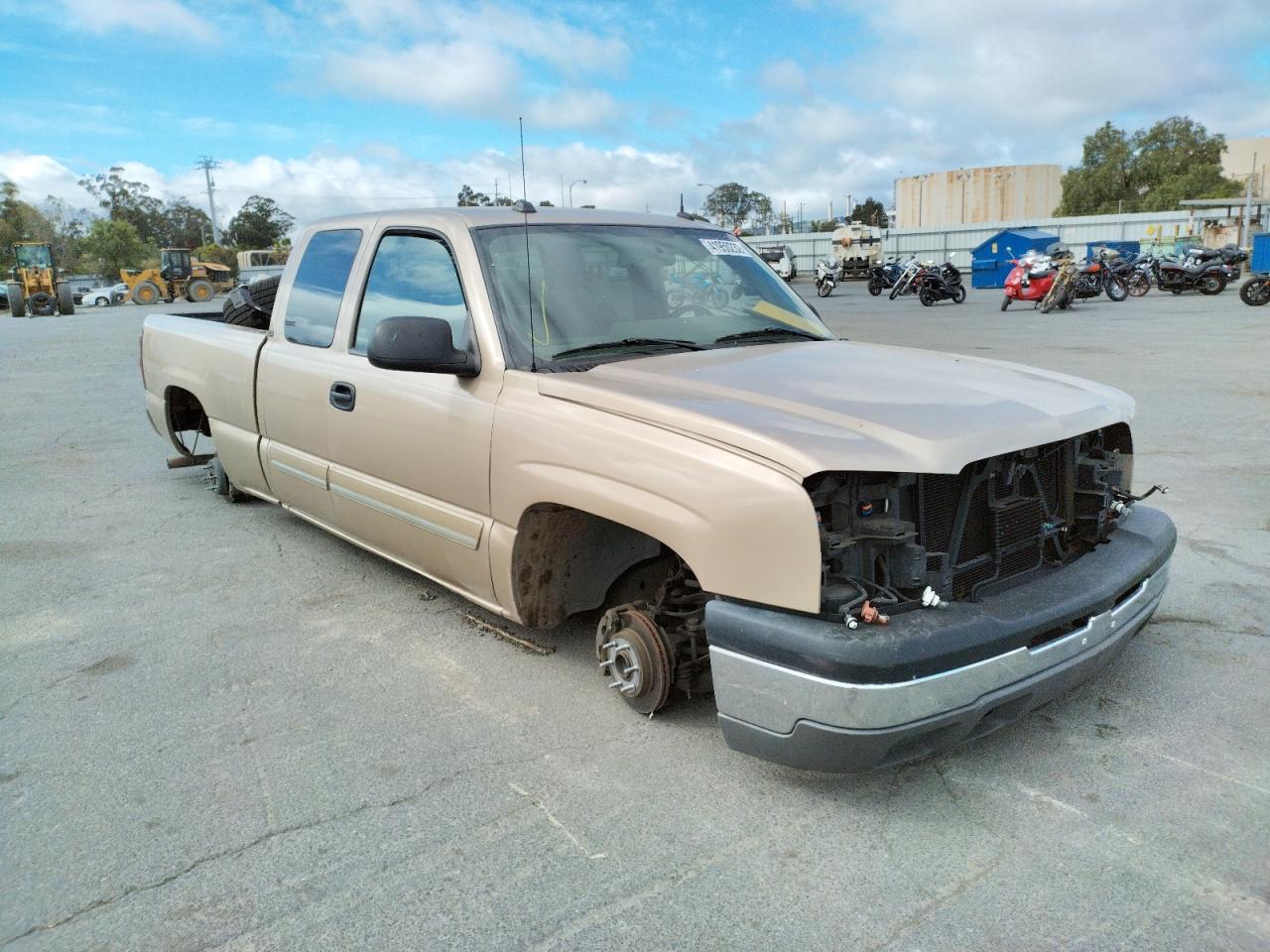 CHEVROLET SILVERADO 2004 with VIN 2GCEC19T041136266 - Photo from auction