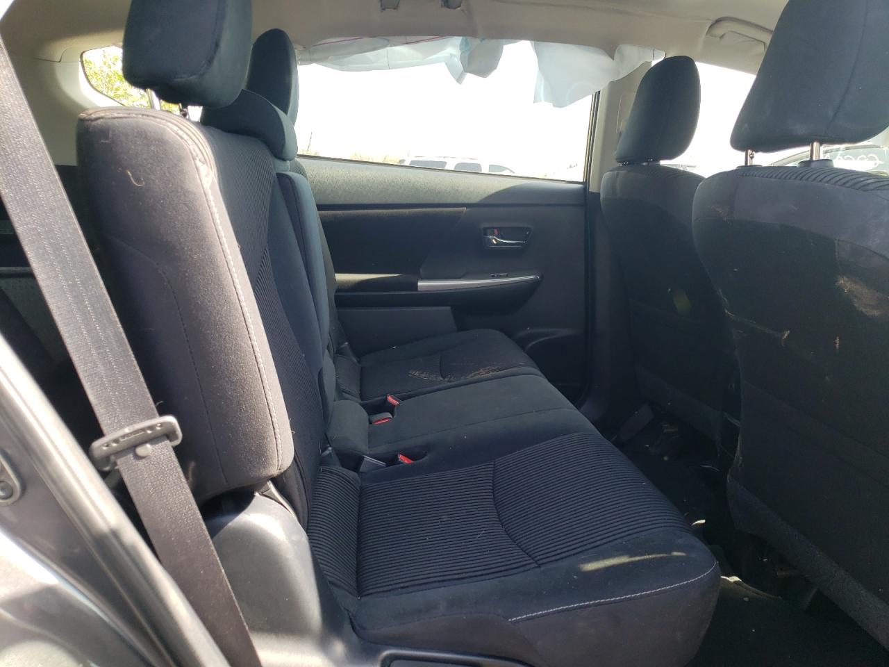 Photo 6 from auction – 2017 TOYOTA PRIUS V with VIN JTDZN3EU7HJ063690