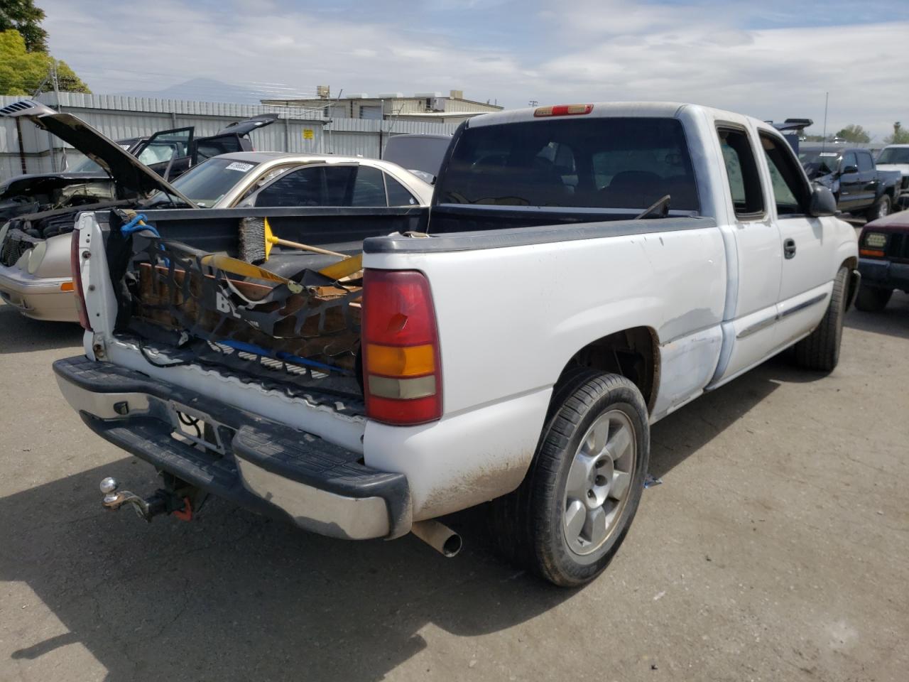 Photo 4 from auction – 2003 GMC NEW SIERRA with VIN 2GTEC19T631146721