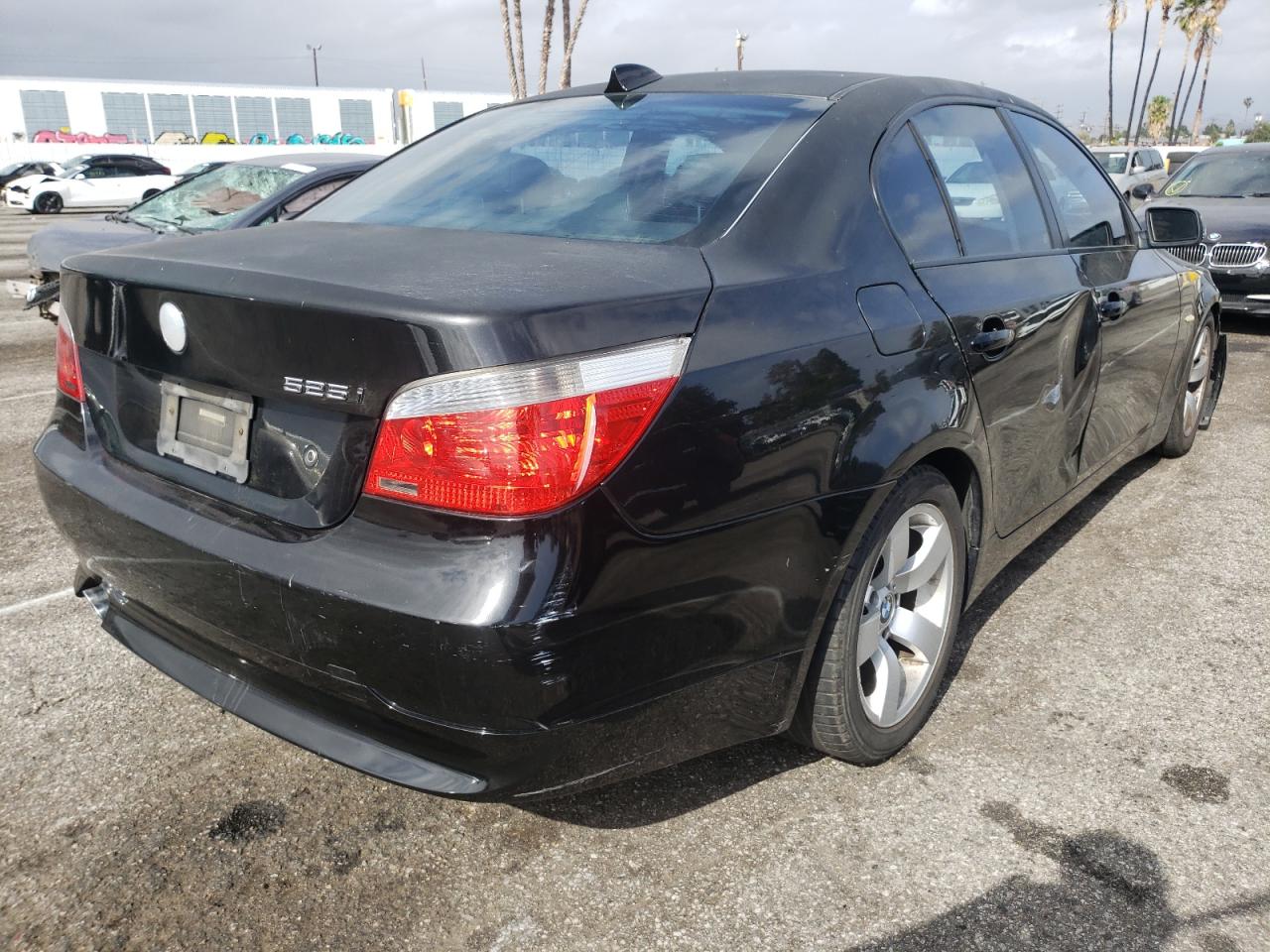 Photo 4 from auction – 2006 BMW 525 I with VIN WBANE53596CK82641