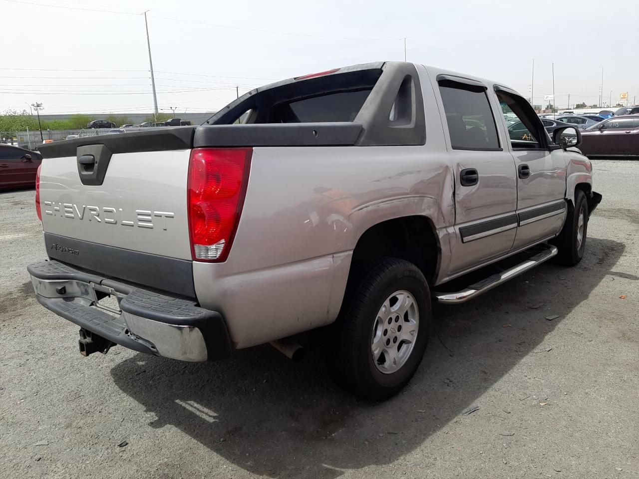 Photo 4 from auction – 2005 CHEVROLET AVALANCHE with VIN 3GNEC12Z05G102200