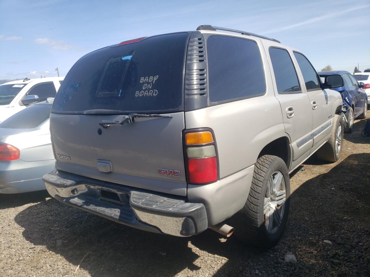 Photo 4 from auction – 2004 GMC YUKON with VIN 1GKEK13V64J139972