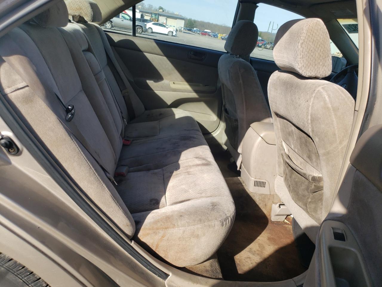 Photo 6 from auction – 2004 TOYOTA CAMRY LE with VIN 4T1BE32K94U893094