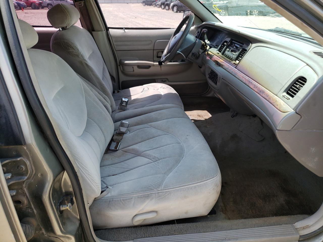 Photo 5 from auction – 1999 FORD CROWN VICT with VIN 2FAFP73W5XX128024
