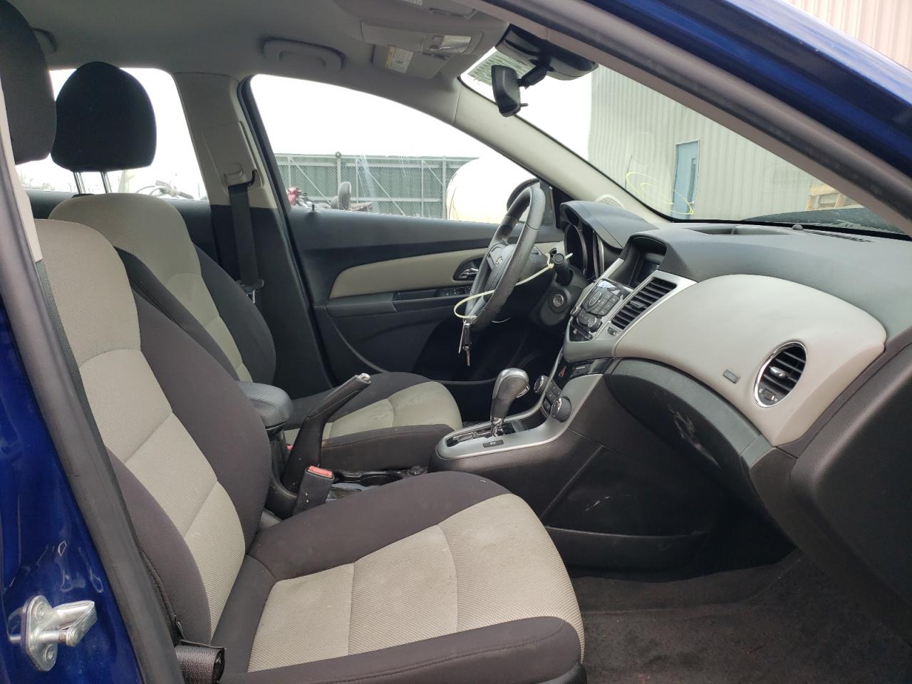 Photo 5 from auction – 2012 CHEVROLET CRUZE LS with VIN 1G1PC5SH7C7356309