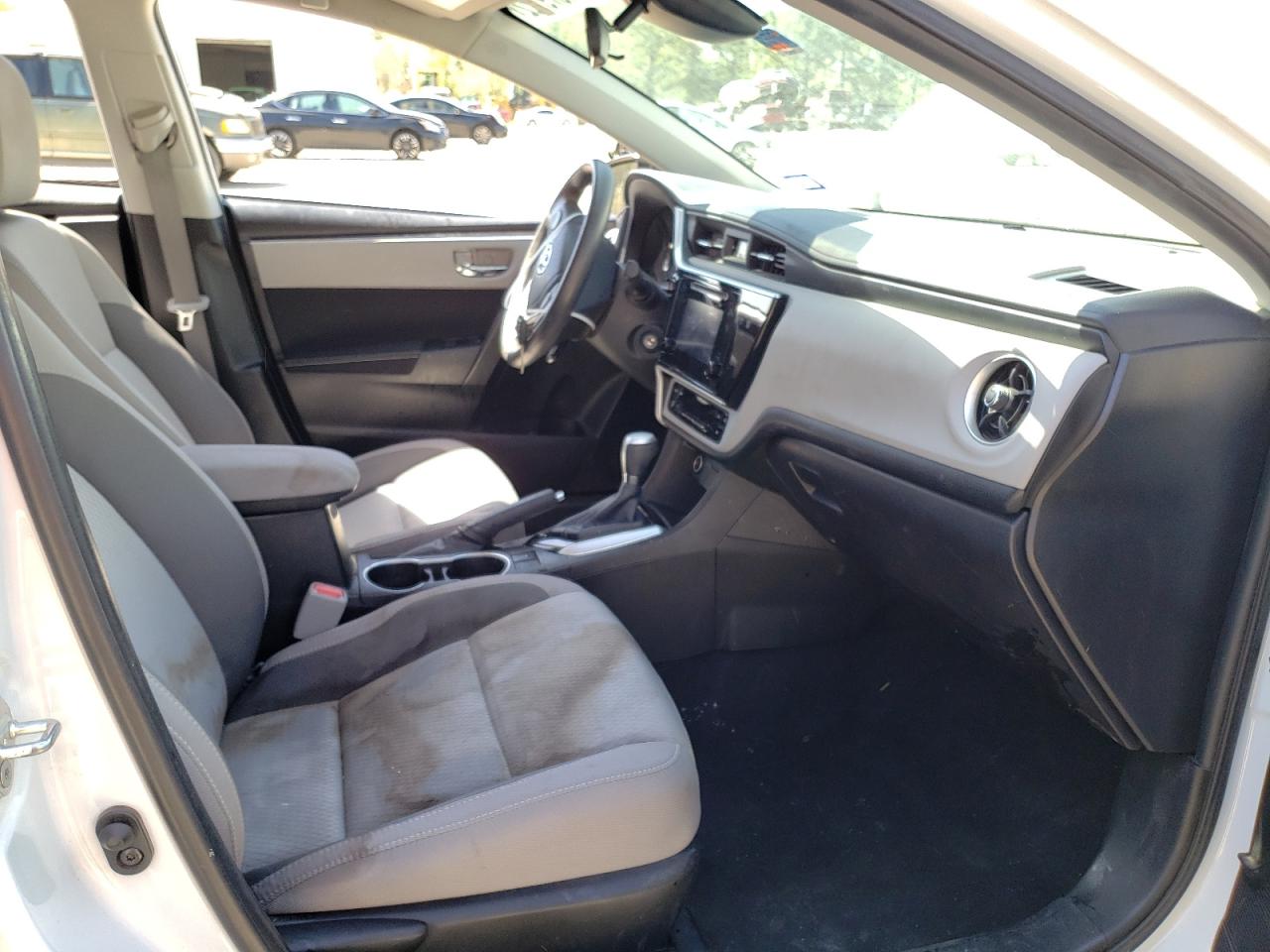 Photo 5 from auction – 2017 TOYOTA COROLLA L with VIN 5YFBURHE9HP694934