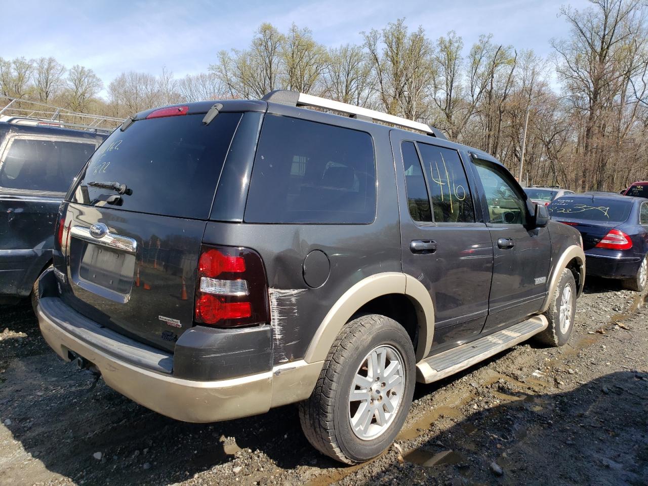Photo 4 from auction – 2007 FORD EXPLORER E with VIN 1FMEU74E77UB59413