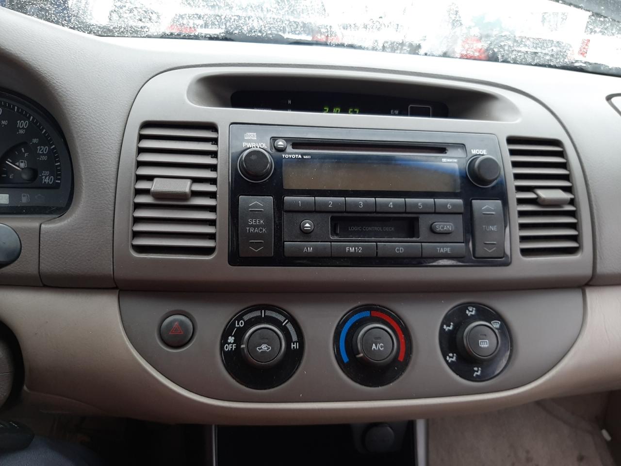 Photo 9 from auction – 2004 TOYOTA CAMRY LE with VIN 4T1BE32K14U341671