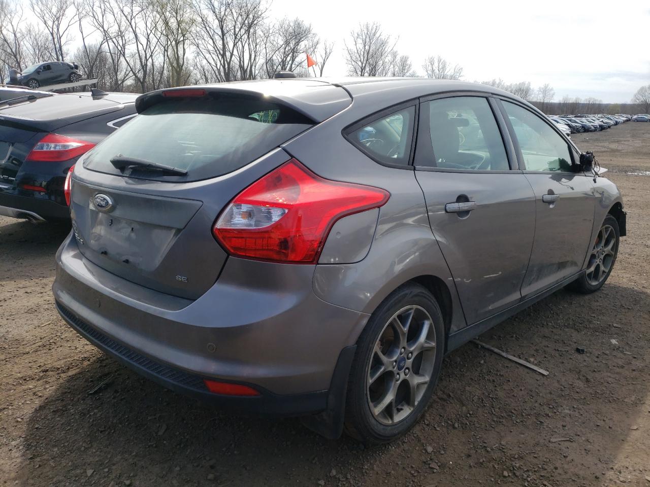 Photo 4 from auction – 2014 FORD FOCUS SE with VIN 1FADP3K28EL257237