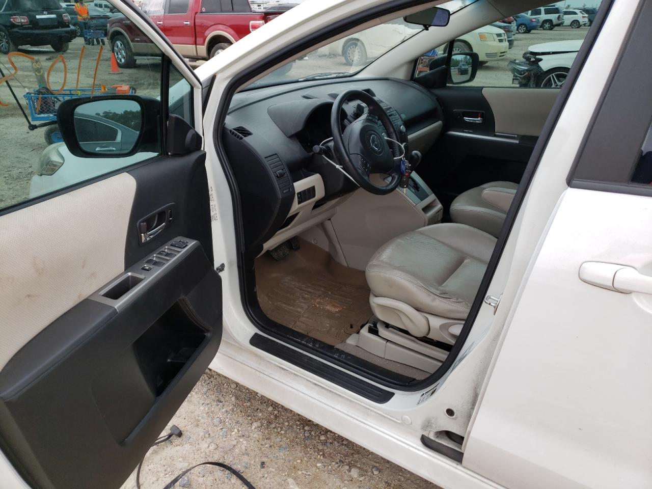 Photo 9 from auction – 2010 MAZDA 5 with VIN JM1CR2W35A0388358