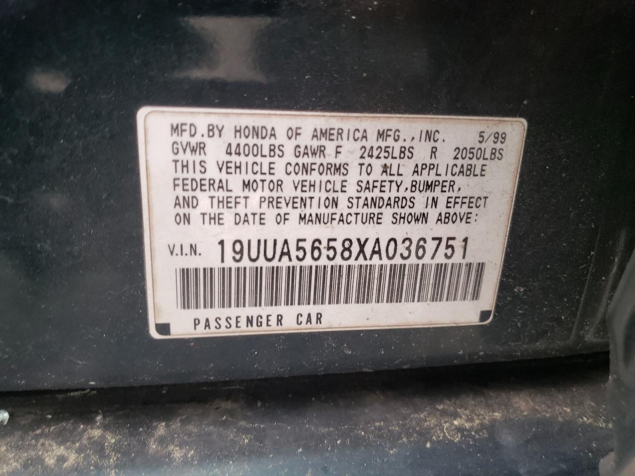 Photo 10 from auction – 1999 ACURA 3.2TL with VIN 19UUA5658XA036751