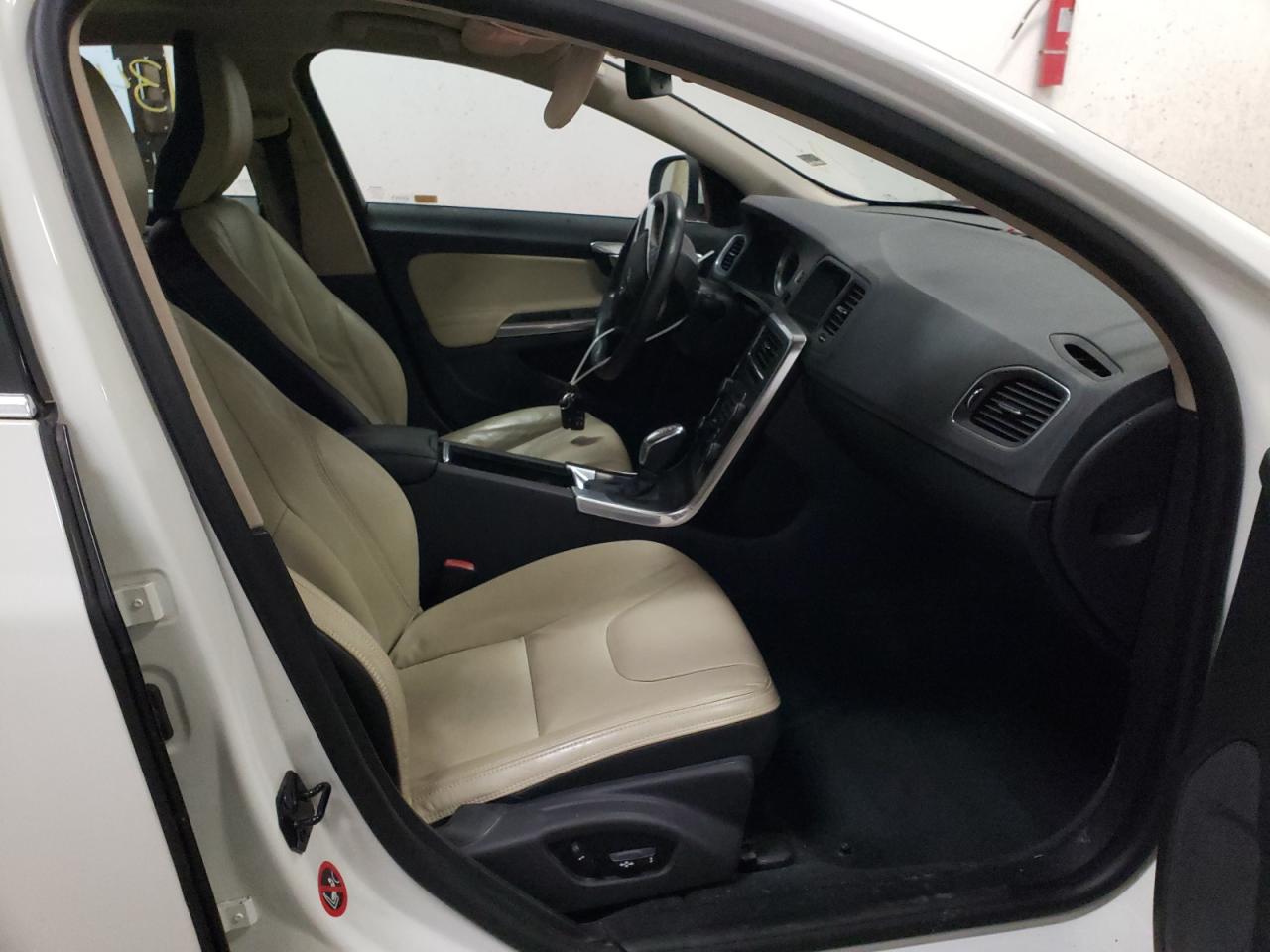 Photo 5 from auction – 2013 VOLVO S60 T5 with VIN YV1612FS6D2182285