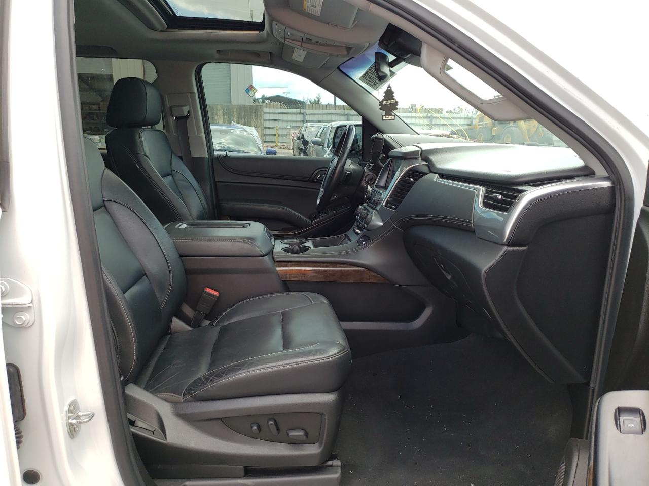 Photo 5 from auction – 2015 CHEVROLET SUBURBAN C with VIN 1GNSCJKC7FR266463