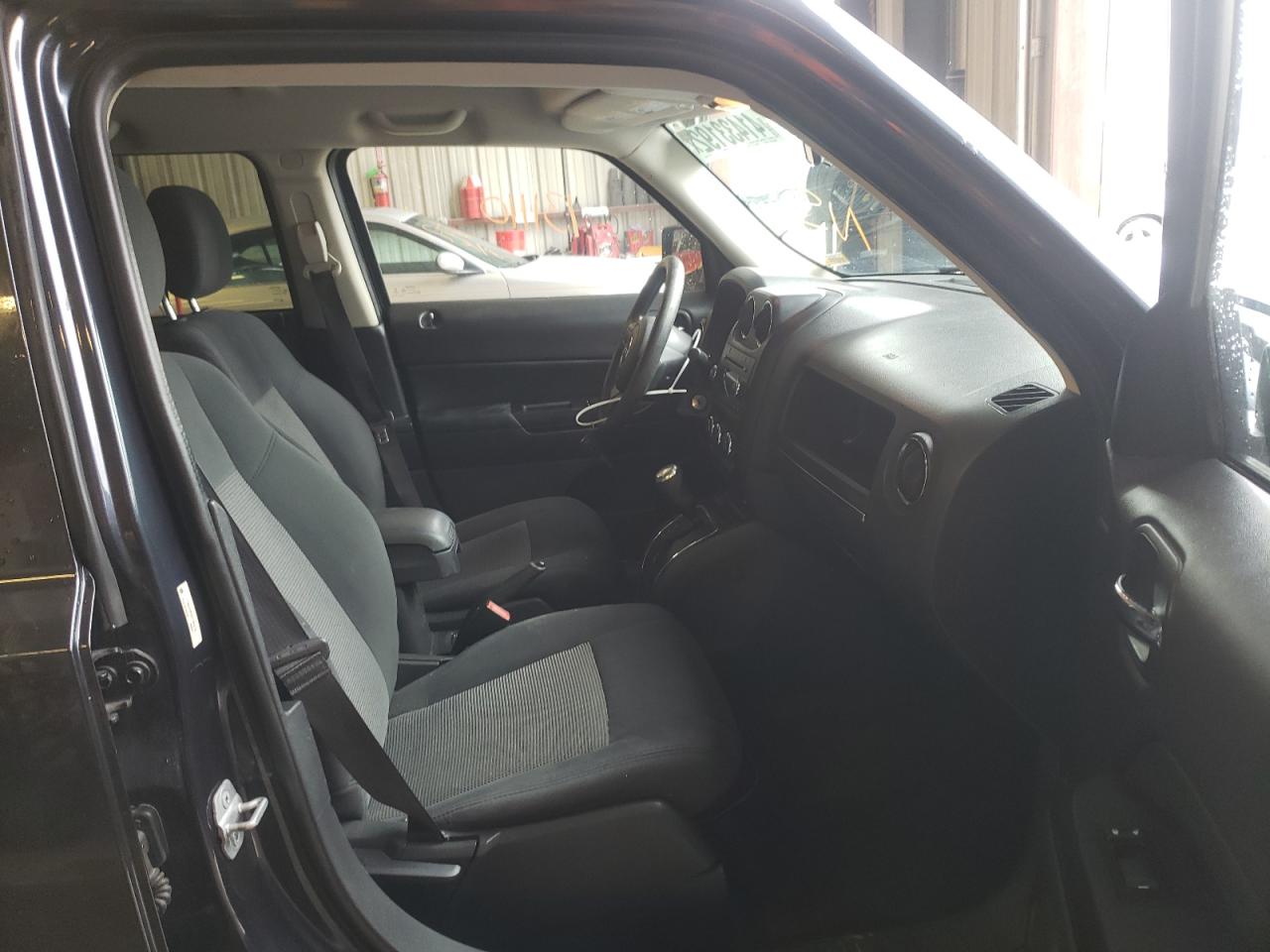 Photo 5 from auction – 2014 JEEP PATRIOT SP with VIN 1C4NJRBB6ED924318