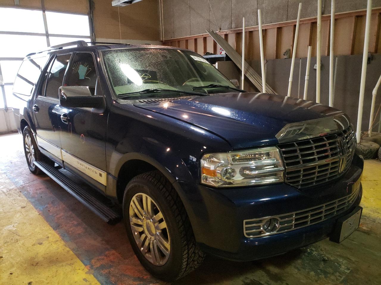Photo 1 from auction – 2010 LINCOLN NAVIGATOR with VIN 5LMJJ3J54AEJ10026