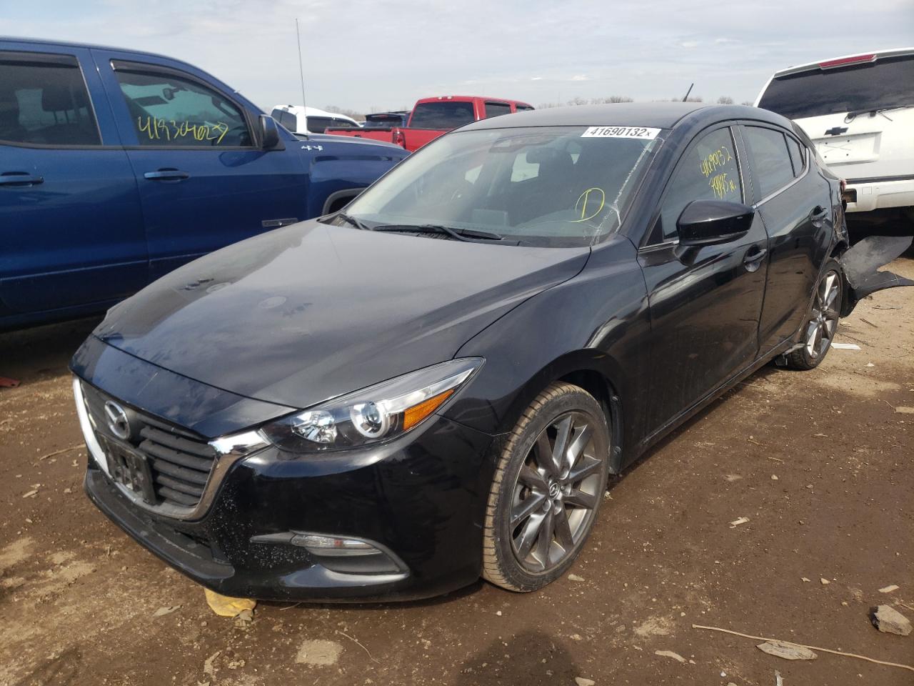 Photo 2 from auction – 2018 MAZDA 3 TOURING with VIN 3MZBN1L32JM192846