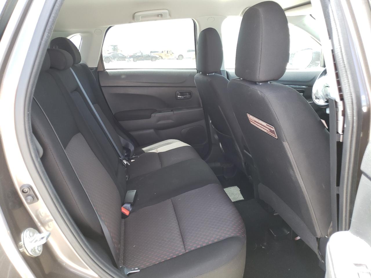 Photo 6 from auction – 2018 MITSUBISHI OUTLANDER with VIN JA4AP3AUXJU009943