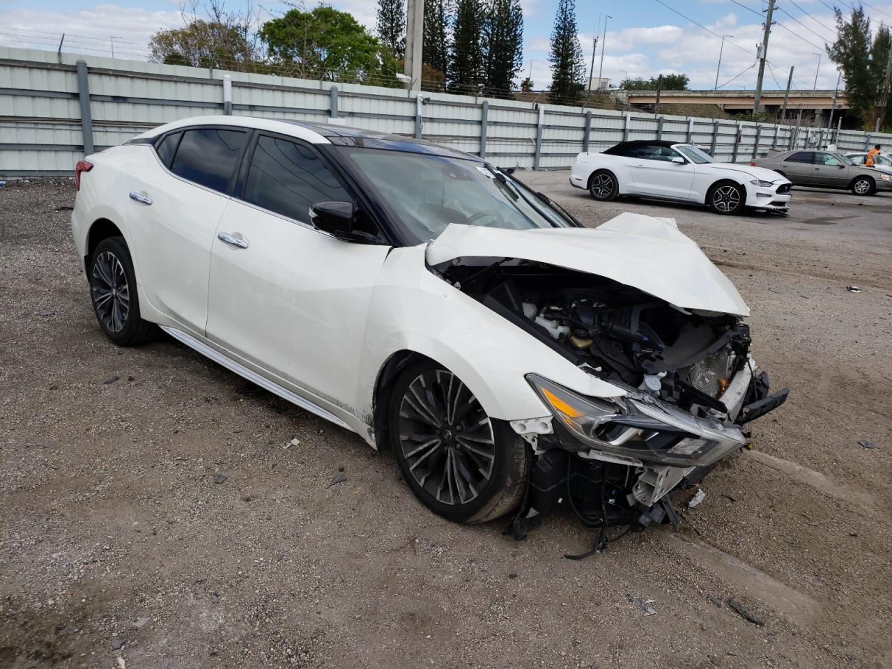 NISSAN MAXIMA 3.5 2017 with VIN 1N4AA6AP0HC385611 - Photo from auction