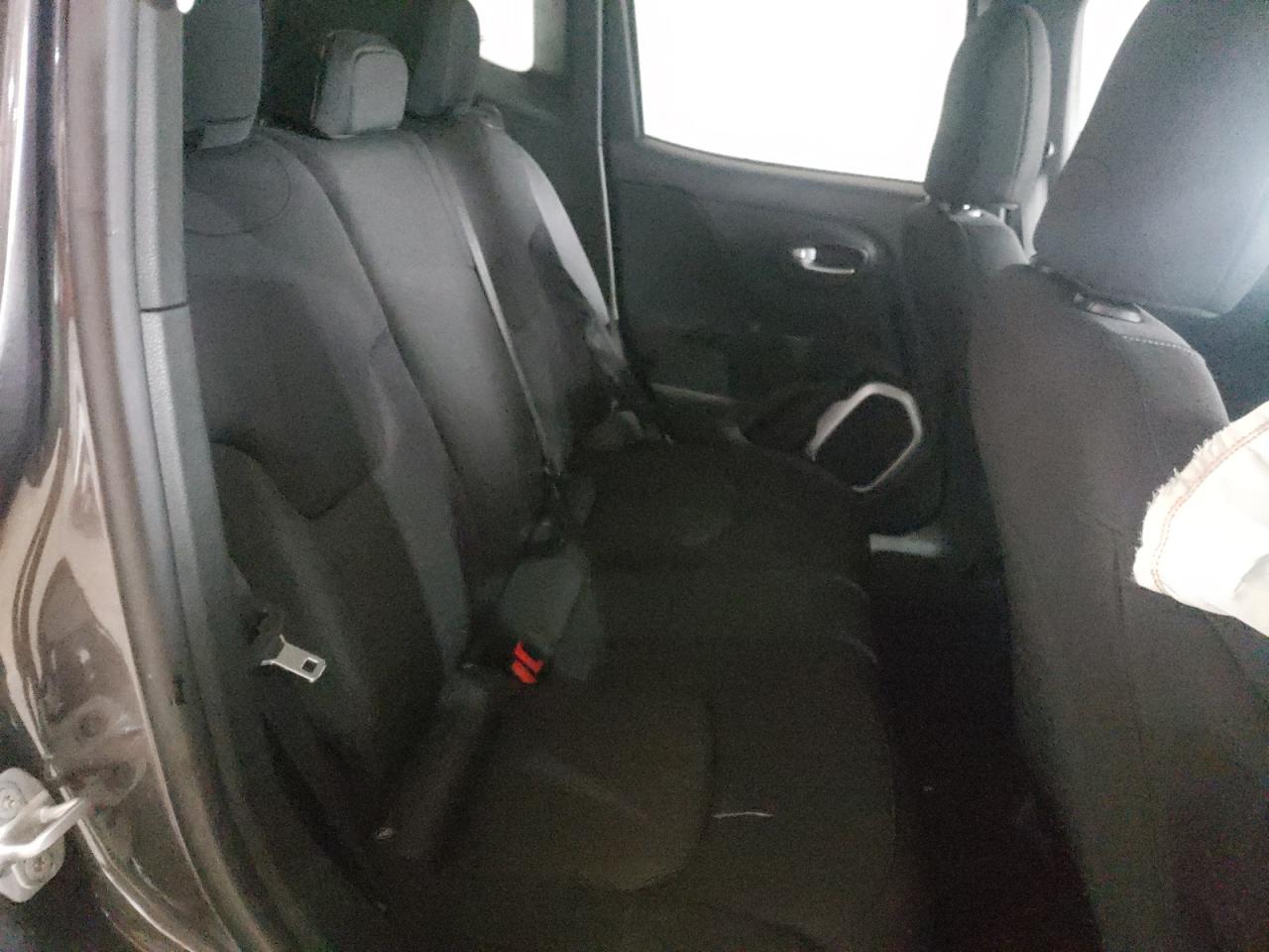 Photo 6 from auction – 2018 JEEP RENEGADE S with VIN ZACCJBAB2JPJ17173