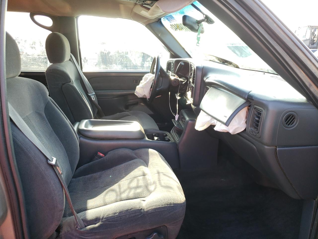 Photo 5 from auction – 2002 CHEVROLET SILVERADO with VIN 1GCGK13U92F174890