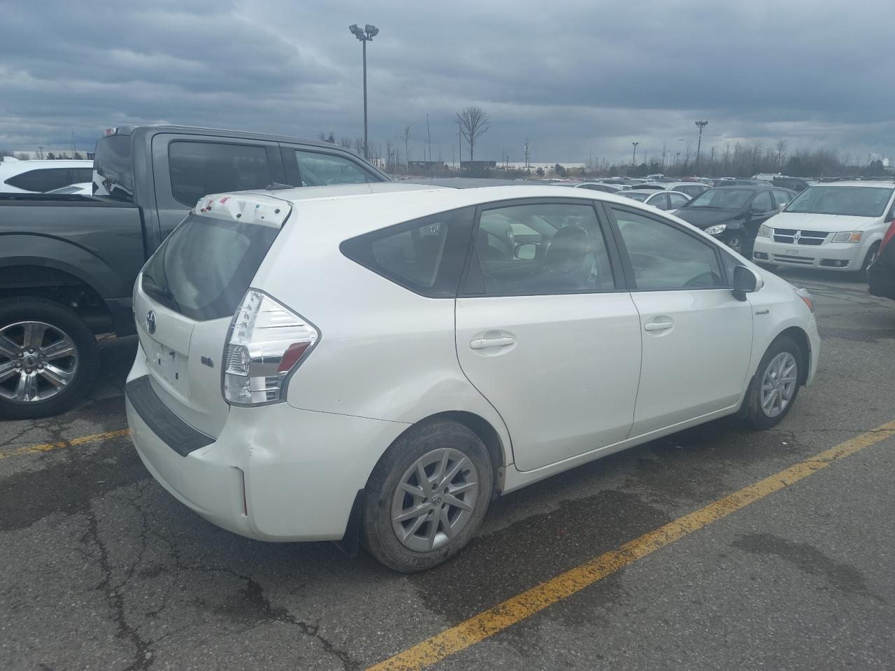 Photo 4 from auction – 2012 TOYOTA PRIUS V with VIN JTDZN3EU2C3129138
