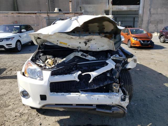 Photo 9 from auction – 2011 TOYOTA RAV4 LIMIT with VIN 2T3DF4DV6BW138797