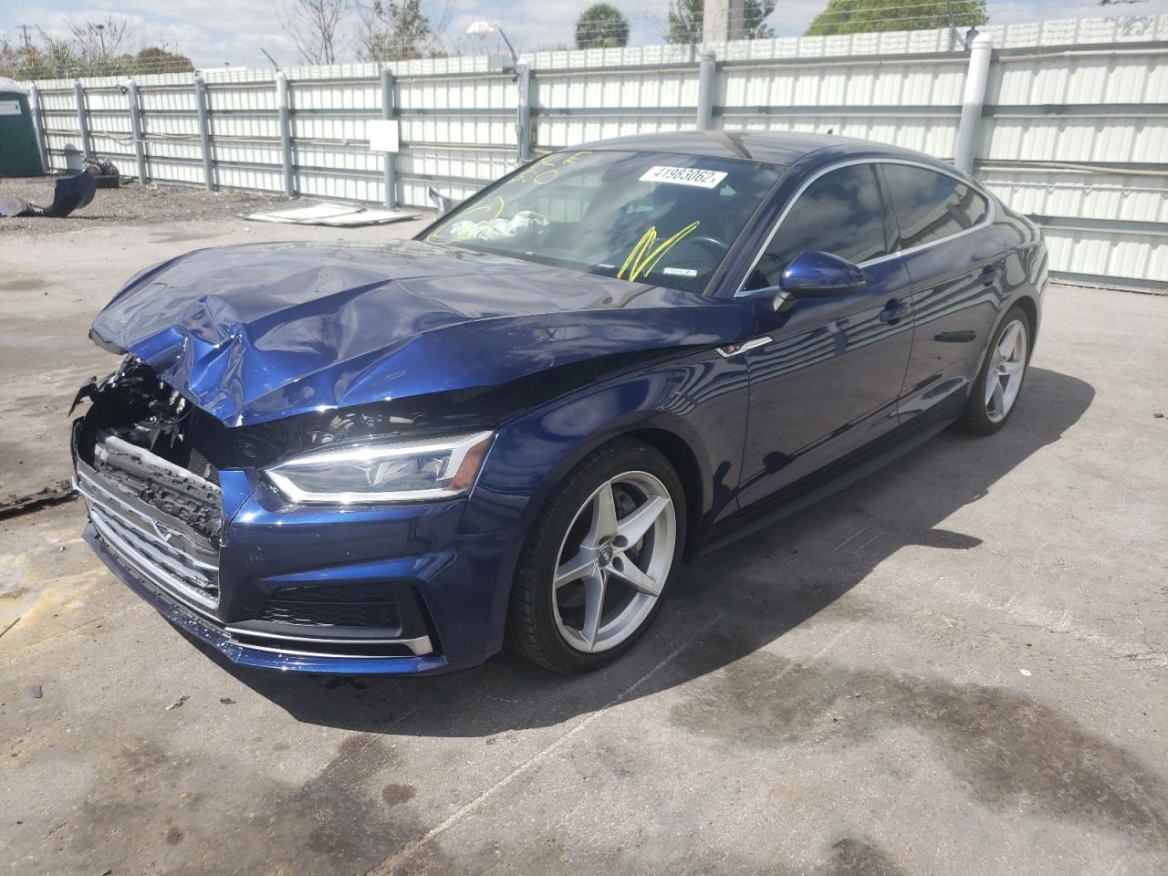 Foto 2 de la subasta – 2019 AUDI A5 PREMIUM con VIN WAUDNCF56KA100542