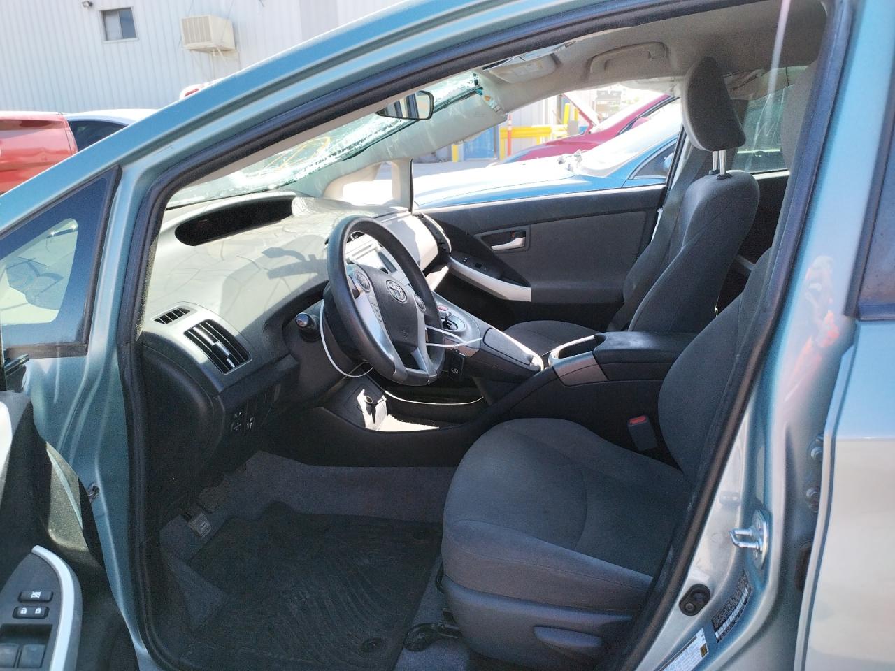 Photo 5 from auction – 2015 TOYOTA PRIUS with VIN JTDKN3DU6F1944347