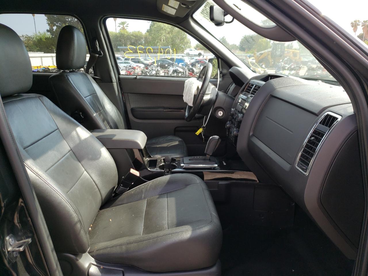 Photo 5 from auction – 2011 FORD ESCAPE LIM with VIN 1FMCU9EG0BKC30555