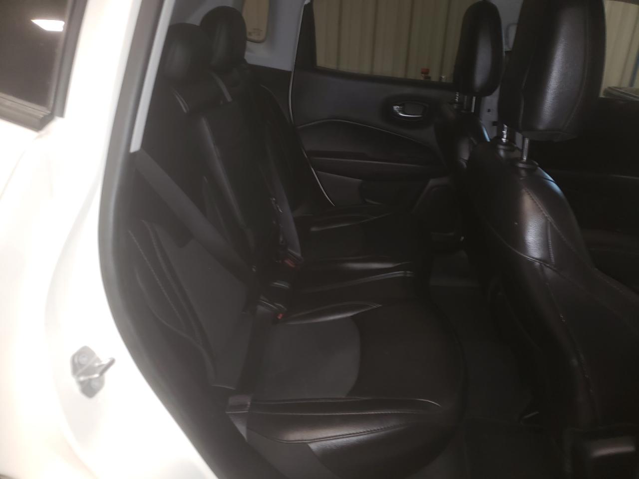 Photo 6 from auction – 2019 JEEP COMPASS LI with VIN 3C4NJDCB3KT695281