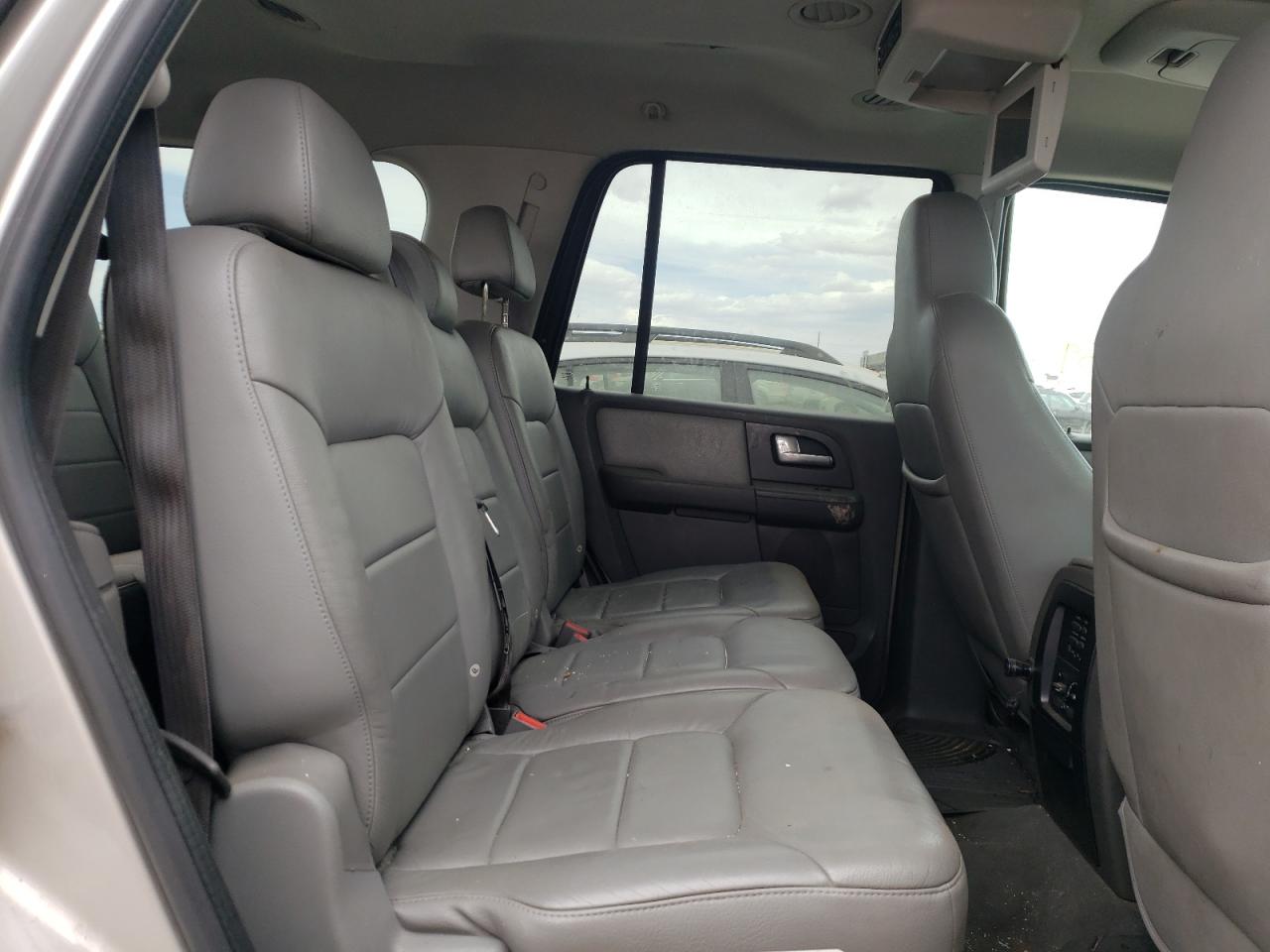 Photo 6 from auction – 2003 FORD EXPEDITION with VIN 1FMFU16LX3LA04531