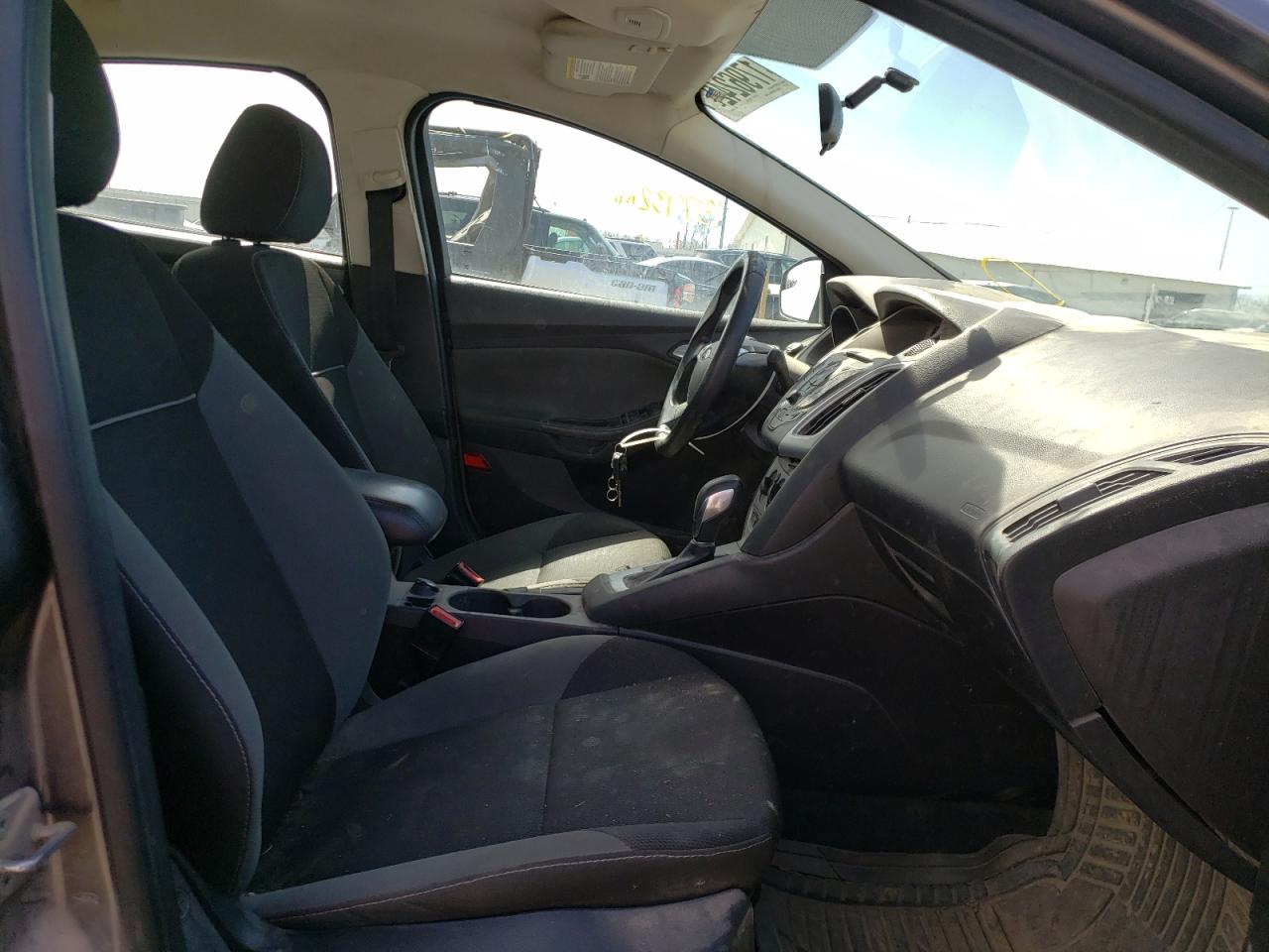 Photo 5 from auction – 2014 FORD FOCUS SE with VIN 1FADP3F21EL208858