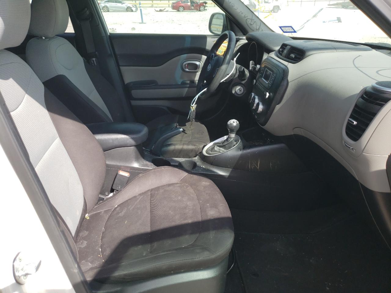 Photo 5 from auction – 2016 KIA SOUL with VIN KNDJN2A28G7266014