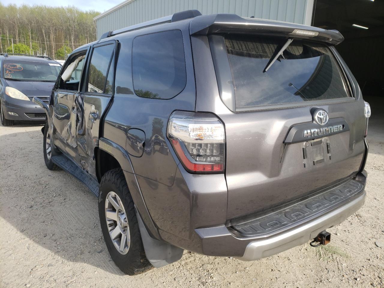 Photo 3 from auction – 2014 TOYOTA 4RUNNER SR with VIN JTEBU5JR1E5202505