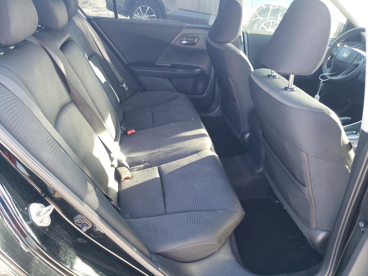 Photo 6 from auction – 2015 HONDA ACCORD LX with VIN 1HGCR2F31FA041824