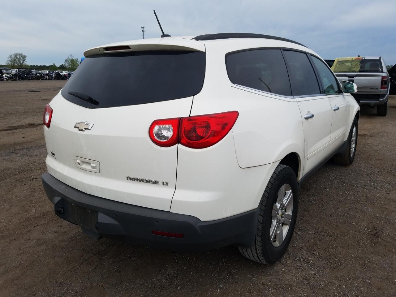 Photo 4 from auction – 2012 CHEVROLET TRAVERSE L with VIN 1GNKRGED3CJ363353
