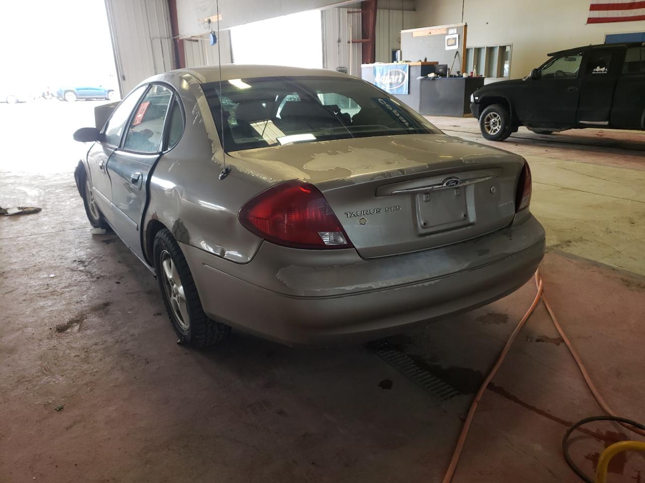 Photo 3 from auction – 2002 FORD TAURUS with VIN 1FAFP55242A210021