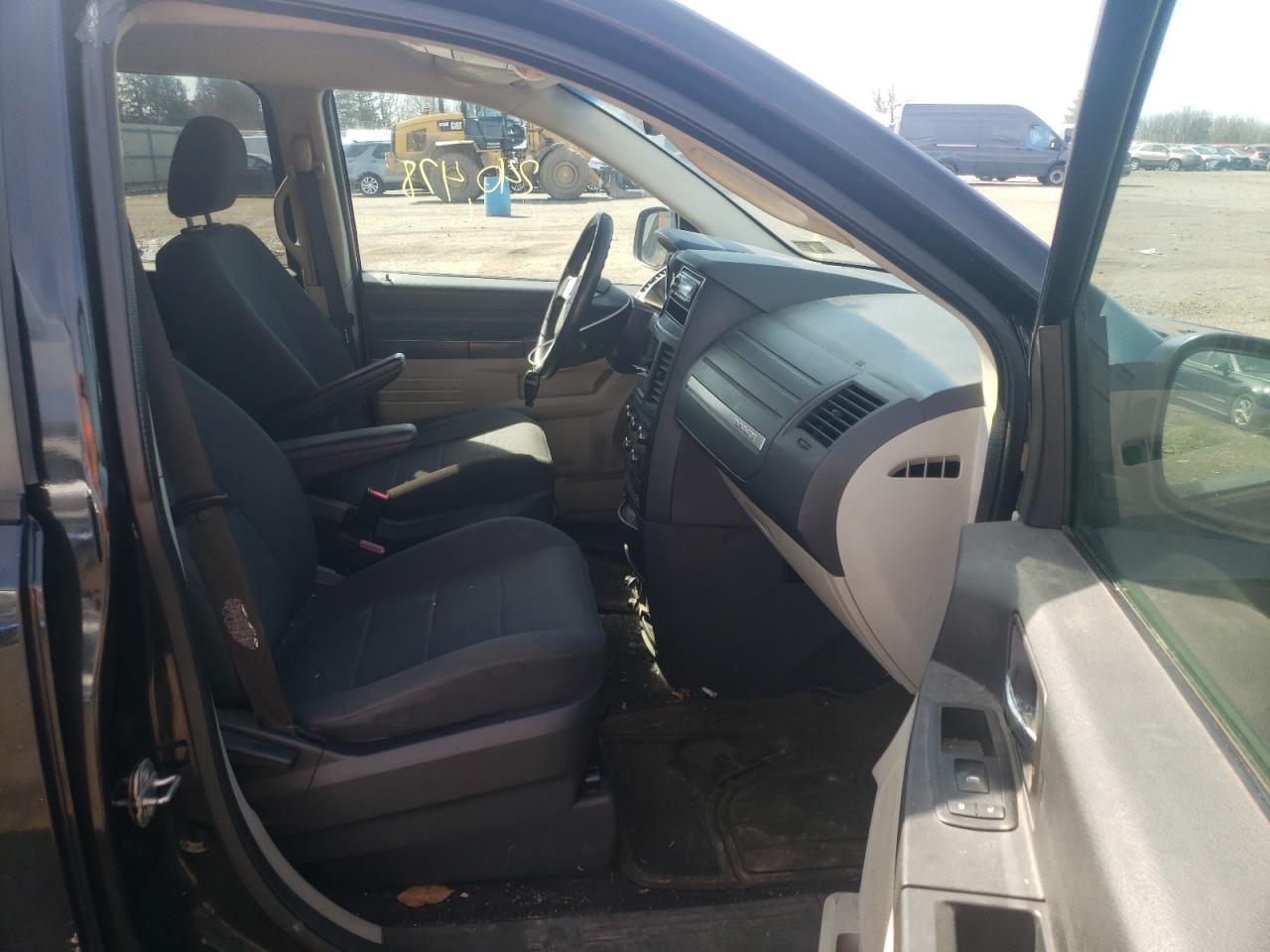 Photo 5 from auction – 2008 DODGE GRAND CARA with VIN 2D8HN44H48R794922